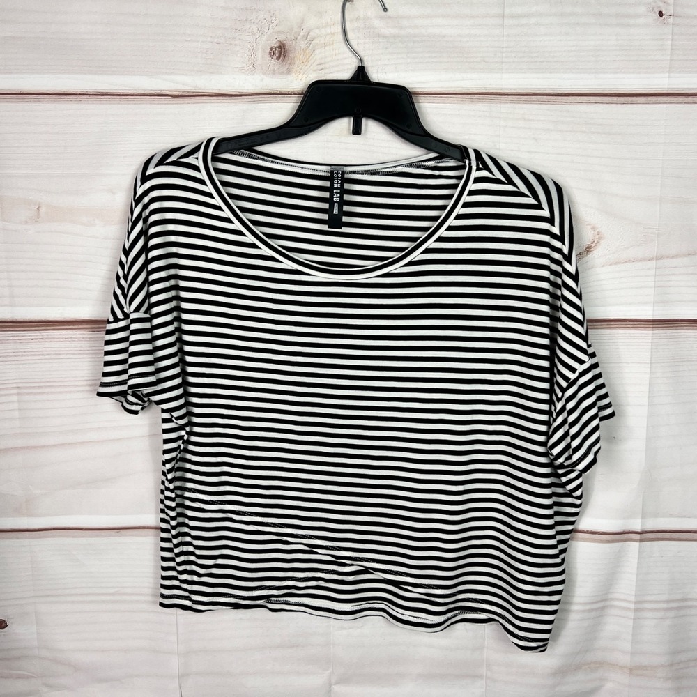 Design Lab Top Womens Small Black Striped Crop‎ T-Shirt Jersey Knit Asymmetrical